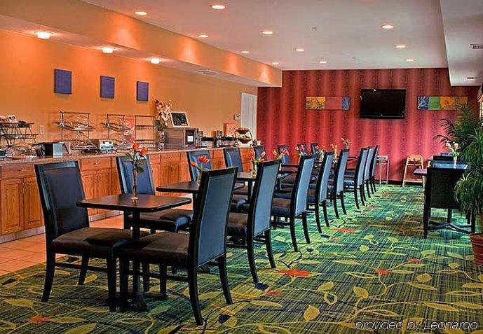 Fairfield Inn & Suites Hartford Manchester Restaurace fotografie